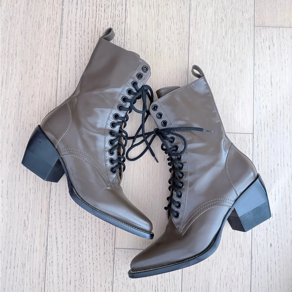 Chloé Brown Lace-Up Ankle Boots - Picture 2 of 9